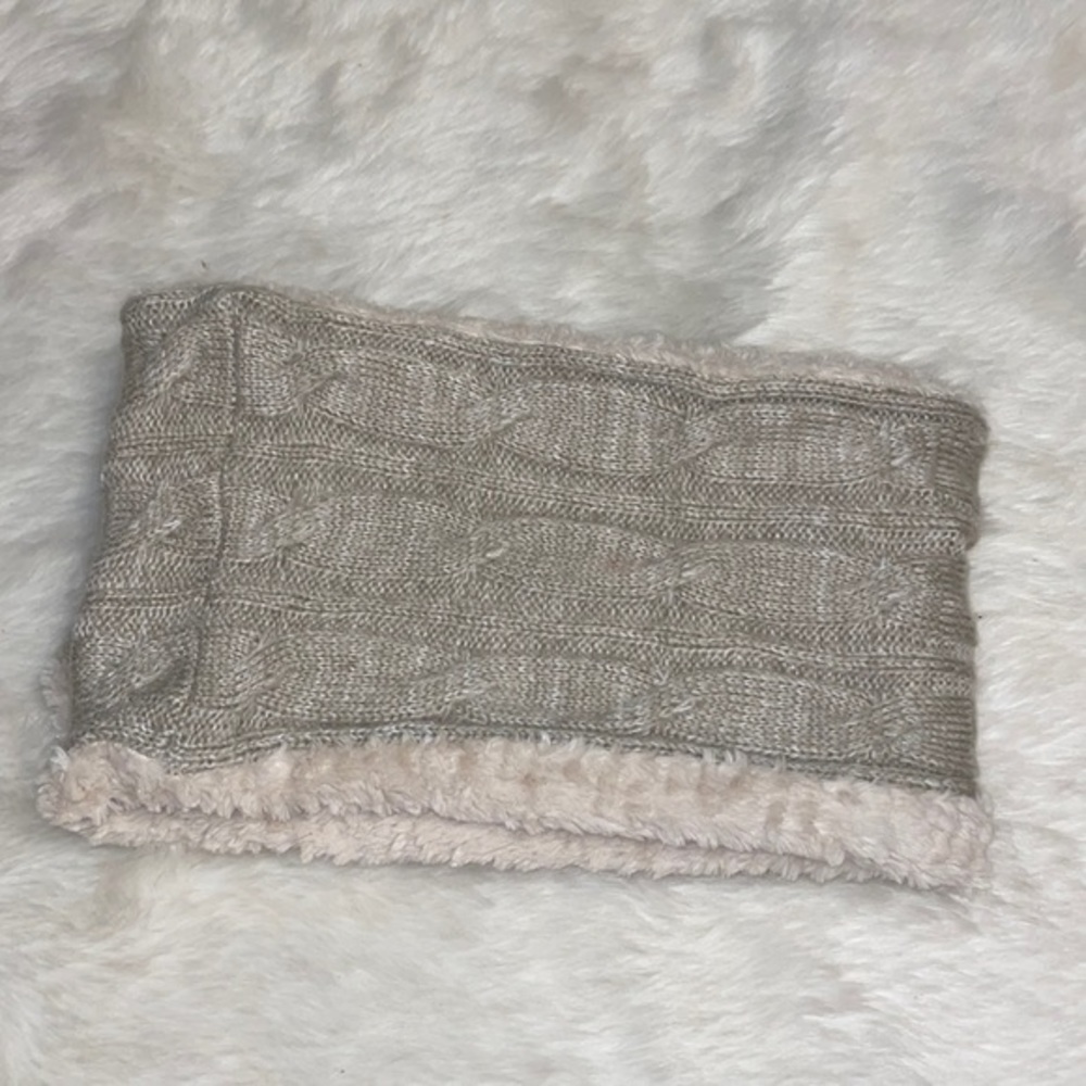 ⭐️ Cableknit and faux fur infinity scarf